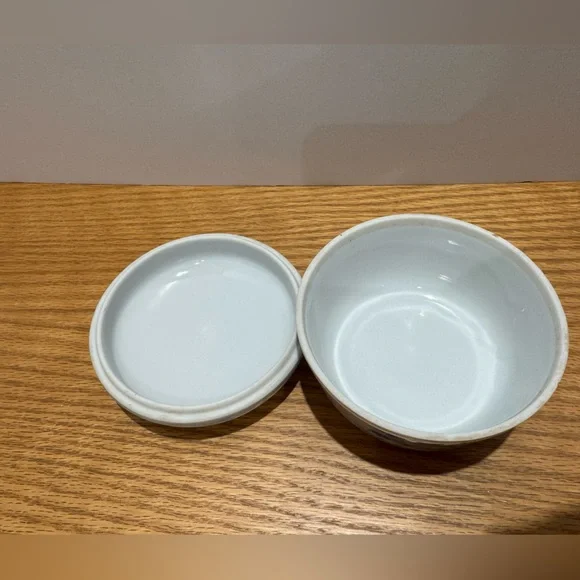 Vintage Blue Floral Ceramic trinket box with lid - Picture 6 of 7